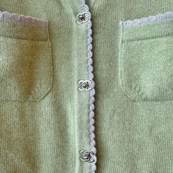 Chanel Limited Edition Sweater Green Cardigan CC Turnlock Buttons & Gray Scallop - Picture 4 of 7